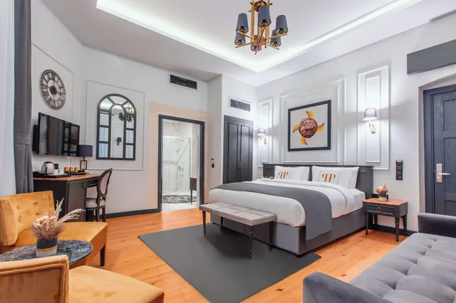 جناح جونيور بسرير كوين مع أريكة، Ferman Port Hotel 10/10