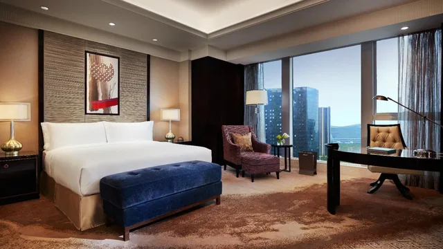 Fairmont, King Bed, Smoking، Vignette Collection Chengdu Palm Springs by IHG 2/2