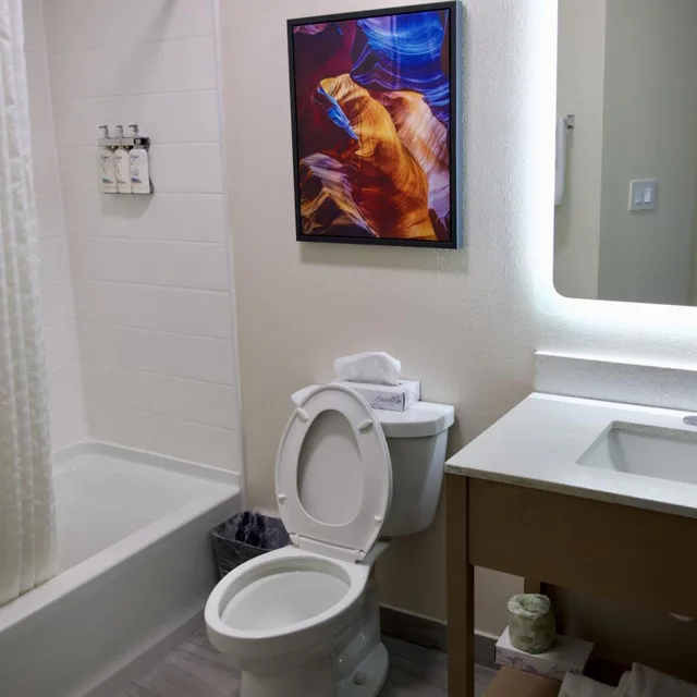 جناح بسرير كينج بغرفة نوم واحدة، Candlewood Suites Harrisonburg 2/7