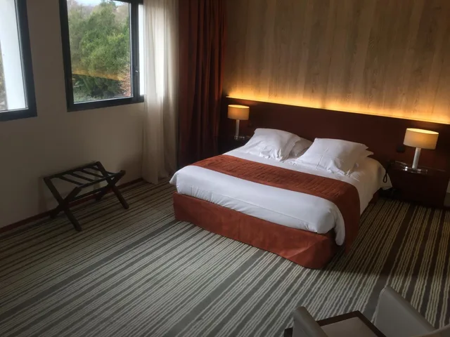 Room, Double Bed, South Side، Hotel Du Casino 1/3