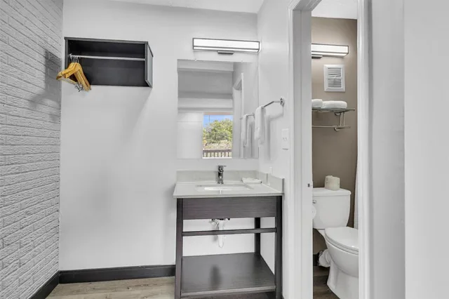 2 Queen Beds Mobil Access Tub Nsmk Kitchen، Studio 6 Extended Stay - Summerville, SC - Charleston 7/7