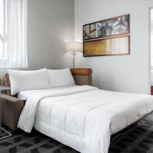 جناح بسرير كوين بغرفة نوم واحدة مع أريكة لذوي الإعاقة، TownePlace Suites by Marriott Venice 2/5