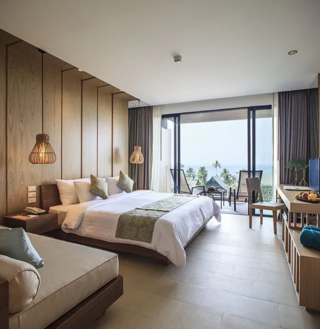 Deluxe, Ocean View, Hot Tub, Hill Side, Kc Grande Resort and Spa 2/3