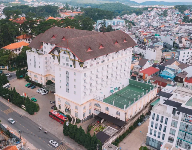 جناح جونيور بحوض استحمام، Saigon Dalat 1/1