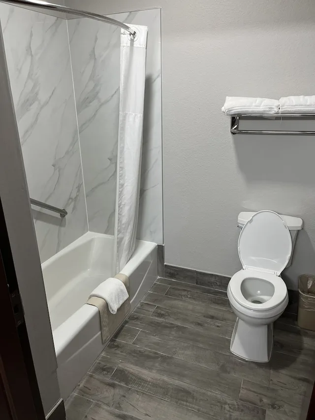 جناح بسرير كينج، Lea County Inn 4/4