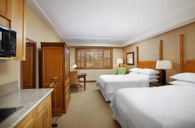 غرفة قياسية بسرير مزدوج، SHERATON LA JOLLA HOTEL 1/2