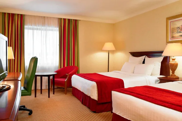 غرفة عائلية بسريرين كوين، Delta Hotels by Marriott Newcastle Gateshead 1/5