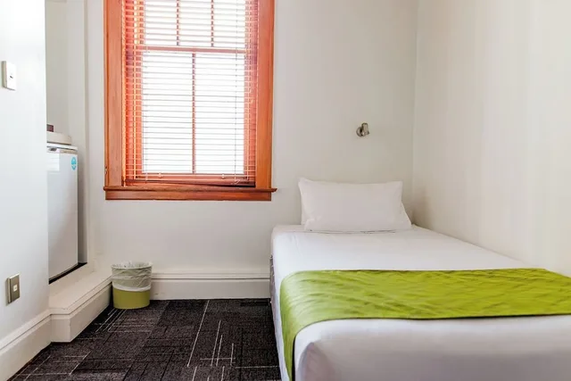 غرفة مفردة، THE CAMBRIDGE HOTEL 4/11