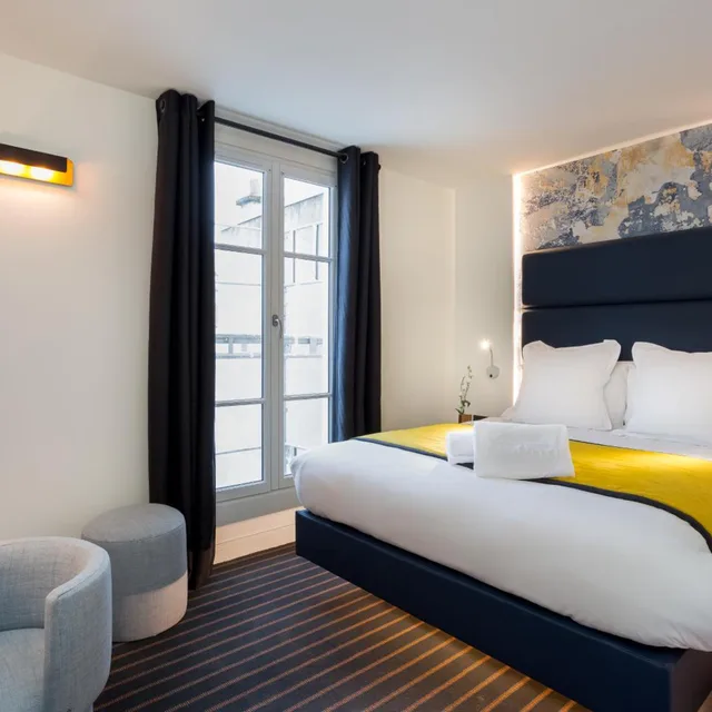 Adjoining، Hotel Scarlett 1/9