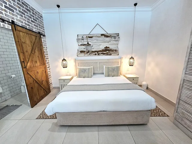 1 Bedroom, Deluxe, Family, Apartment, Twin Beds, Bunk Bed, Pool View, Patio, Lalapanzi Guest House 2/10