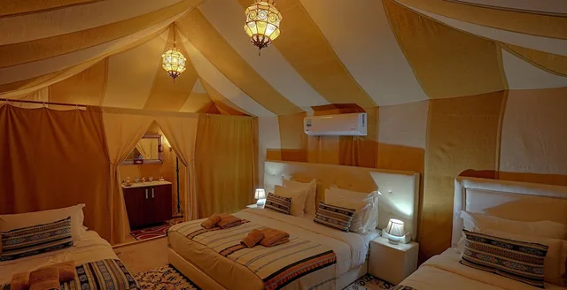 غرفة سوبيريور رباعية بسرير كينج وسريرين كوين، Saharian Camp 4/10