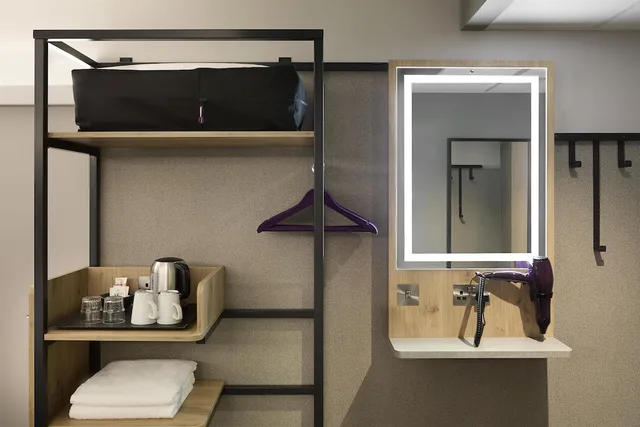 Family, Quadruple, Double and Twin Beds, Premier Inn Leeds City Centre Leeds Arena 4/4
