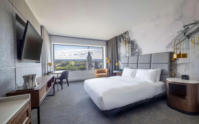 Room, King Bed, Parliament View, Executive Level، HILTON QUEBEC 1/2