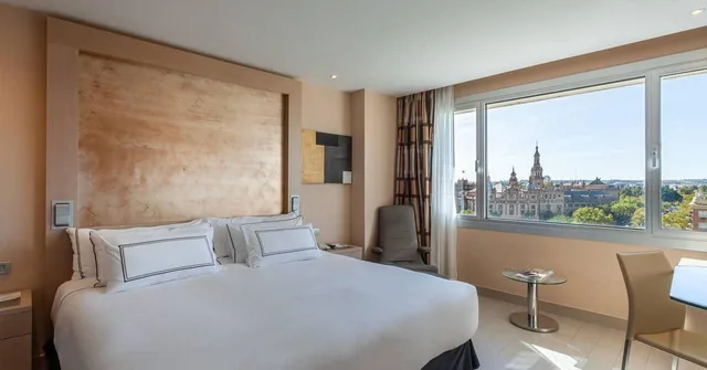 غرفة بإطلالة، Melia Sevilla Hotel 3/4
