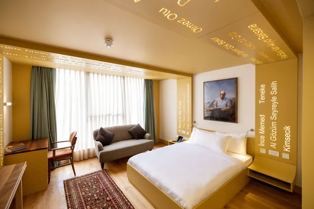 غرفة ديلوكس بسرير كينج وسرير كوين، Limehouse Library Hotel 5/10