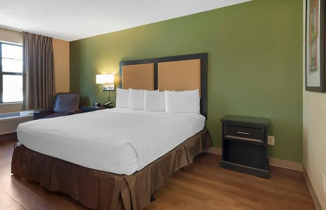 Studio, King Bed, Extended Stay America Atlanta - Morrow 1/5