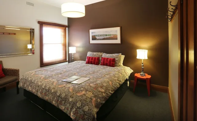 Heritage, King Bed، The Kermandie Hotel 1/2