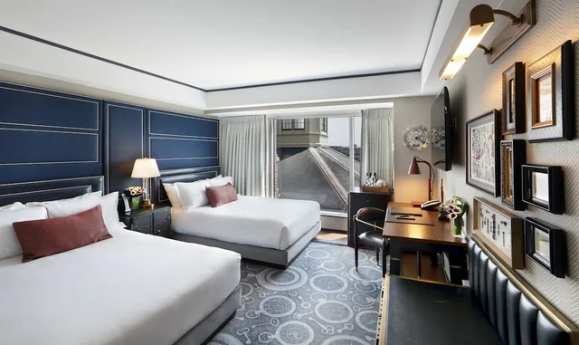 غرفة غراند بسريرين كوين بإطلالة على المدينة، The Liberty, A Luxury Collection Hotel, Boston 1/4