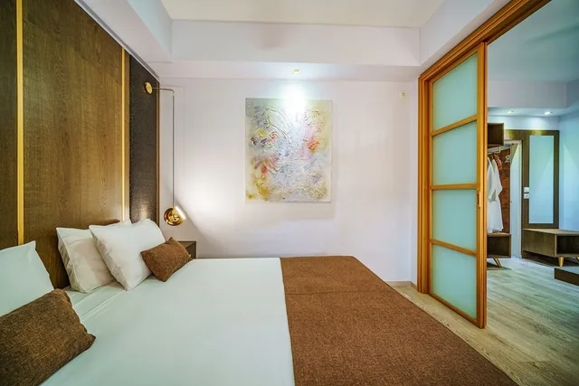 Junior Suite, 2 King Beds, Capsis Hotel Thessaloniki 2/10