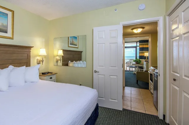 Schooner, Mini, Suite, 2 Queen Beds, Ocean Front، Compass Cove Resort 2/2