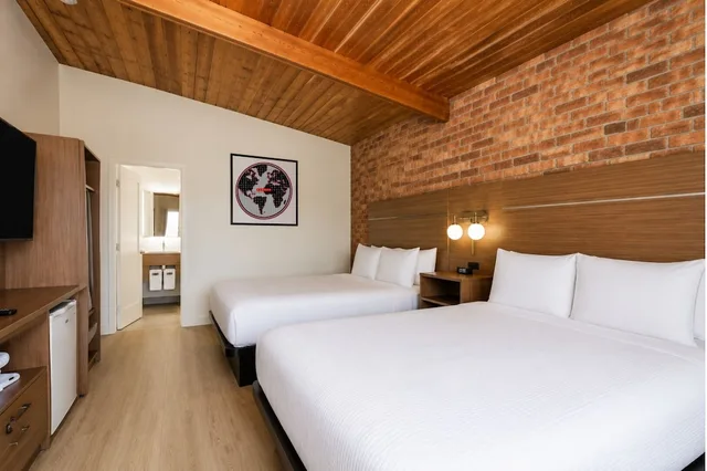 غرفة قياسية بسريرين كوين، Ramada by Wyndham 1000 Islands/Gananoque 1/10