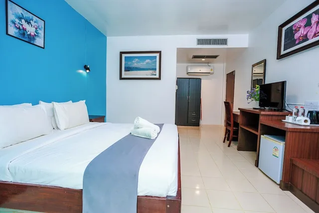 غرفة سوبيريور بسرير كينج بإطلالة على المسبح بشرفة بغرفة نوم واحدة، Ao Nang Baan Suan Resort 2/10