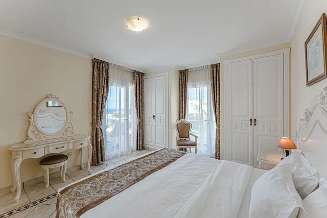 2 Bedrooms, Suite, 2 King Beds, Flamingo Suites 1/10