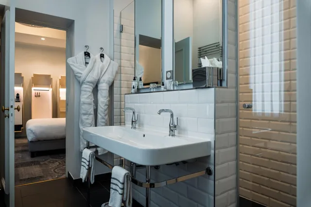 Afterworks, Junior Suite, King Bed, Normandy Hotel Paris - Saint-Honore 8/10