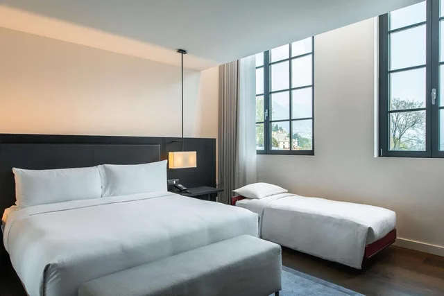 غرفة عائلية بسرير كينج، Hilton Lake Como 1/3