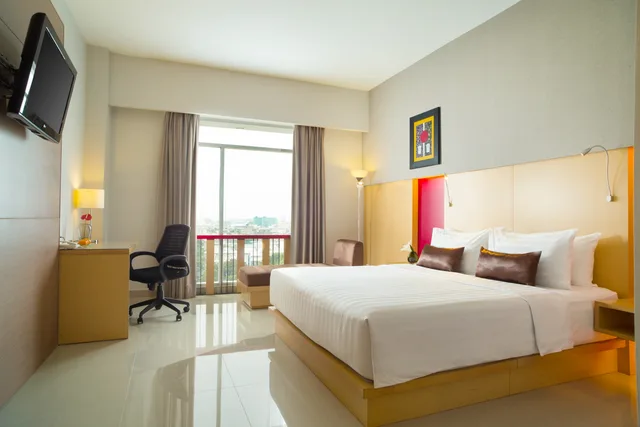 Premier, Queen Bed, Hotel Santika Premiere Dyandra Medan 1/3