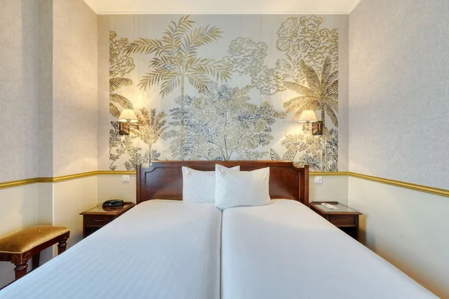 غرفة بسريرين منفصلين بإطلالة على المدينة، Hotel Belfast 1/9