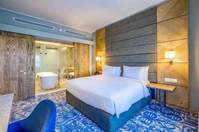 Diplomat, Suite, King Bed، Radisson Hotel & Convention Centre Johannesburg, O.R. Tambo 3/5