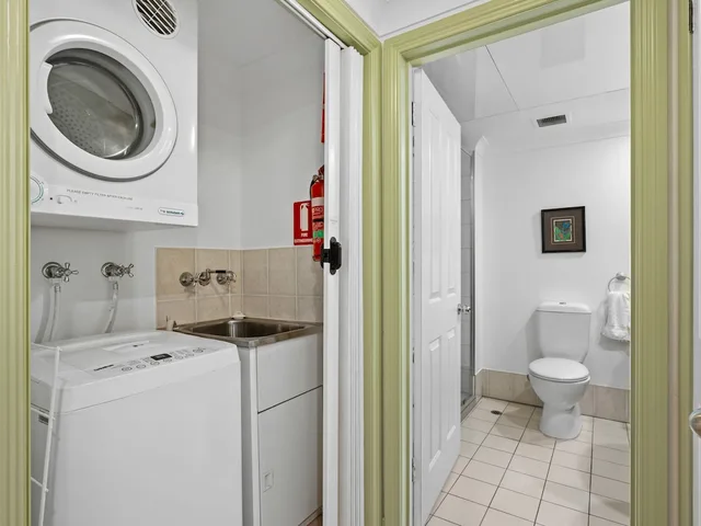 1 Bedroom, Courtyard, Deluxe, Apartment, Queen Bed, Sofa، WATERFRONT TERRACES 4/5