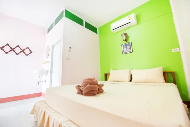 Standard, King Bed, Pool View, Pongphen Guesthouse 2/10
