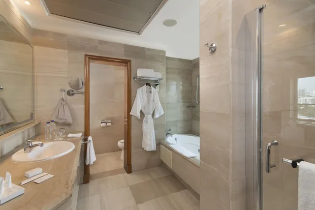 Suite, Triple, King Bed, Ocean View, Catalonia Santo Domingo 4/5