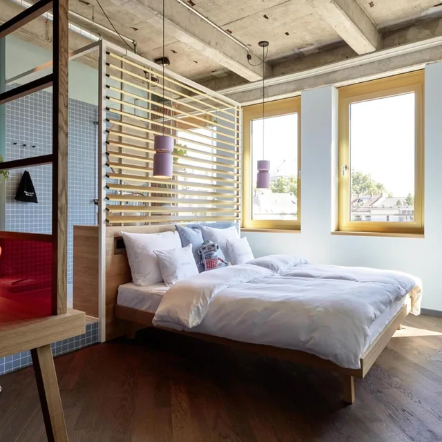 غرفة كبيرة بسرير كينج، 25hours Hotel The Circle 1/5
