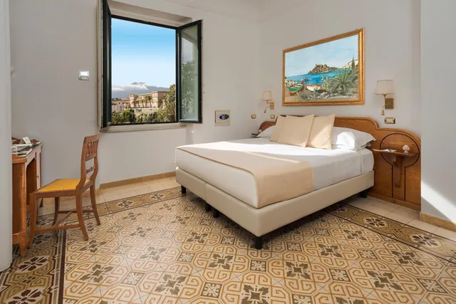 غرفة سوبيريور بسرير مزدوج بإطلالة جزئية على البحر، Hotel Villa Schuler 2/6