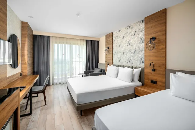 Family, 2 Double and Twin Beds، Club Sun Heaven 1/6
