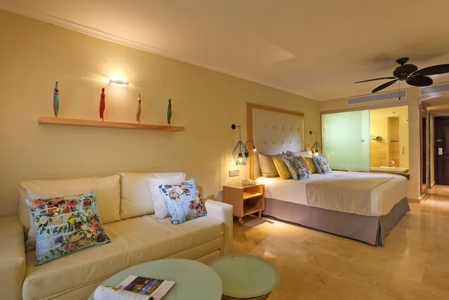 Junior Suite, 2 Double Beds, Beach Side, Sofa، Grand Palladium Palace Resort Spa Casino All Inclusive 4/6