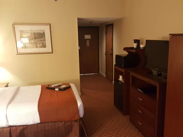 Room, Accessible, Best Western Hickory 4/7