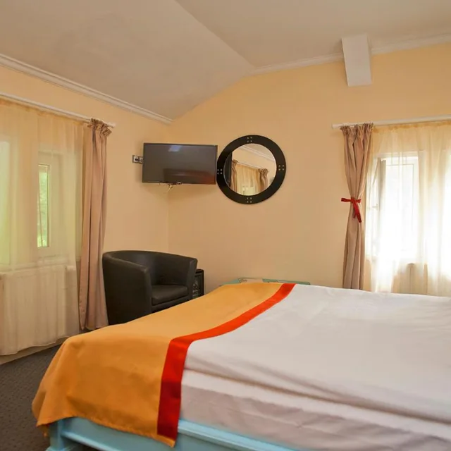 جناح بغرفتي نوم، Bastion Hotel 7/10