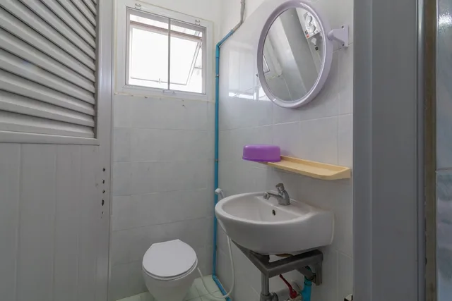 Standard, Triple, 1 Double and 1 Single Bed, Private Bathroom, New Central Guesthouse 2/2