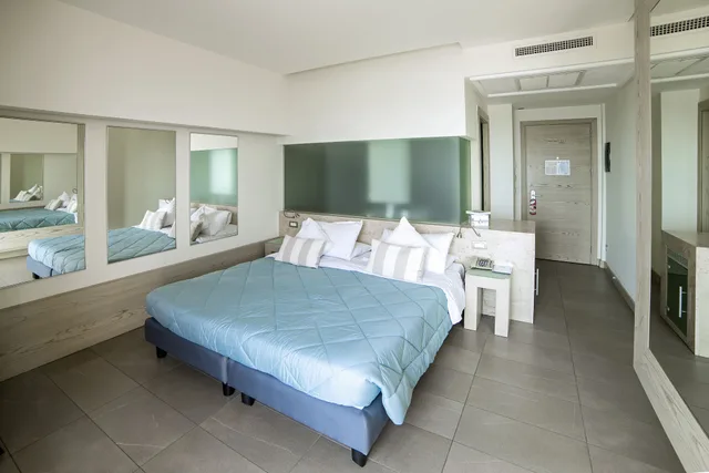 Standard, Single, Single Bed, Balcony, Aran Blu 2/6