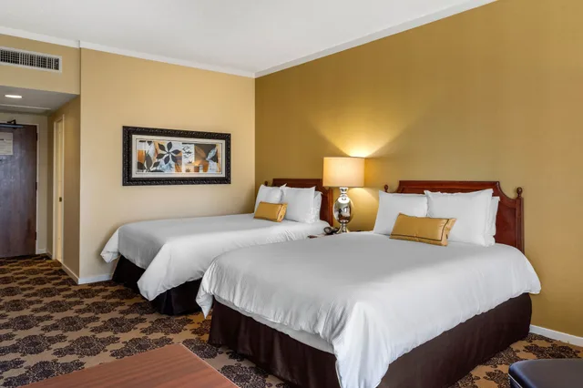 غرفة سيغنتشر بريميير بسريرين كوين بإطلالة على المدينة، Omni Houston Hotel 1/10