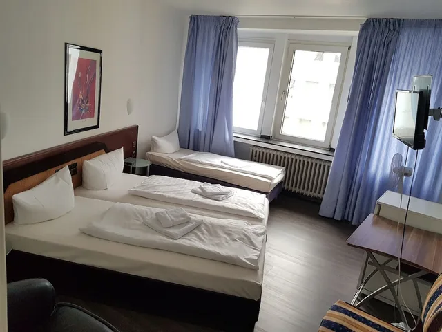 غرفة ثلاثية بثلاثة أسرّة، Berliner Hof 3/10