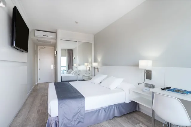 غرفة ديلوكس ثلاثية بسرير فردي، Caserio Hotel 1/4