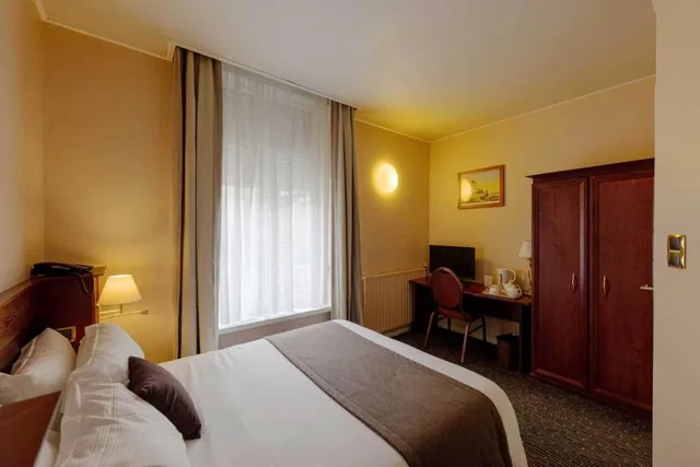 غرفة قياسية بسرير مزدوج، Metropol Hotel 2/10