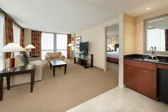 جناح عائلي بسرير كينج لذوي الإعاقة، Hilton Chicago OHare Airport 6/8