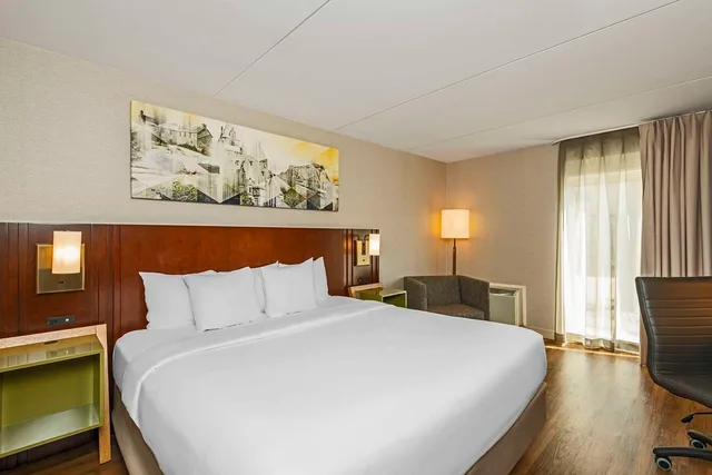 غرفة بسرير كينج، Comfort Inn Cambridge - Highway 401 7/9