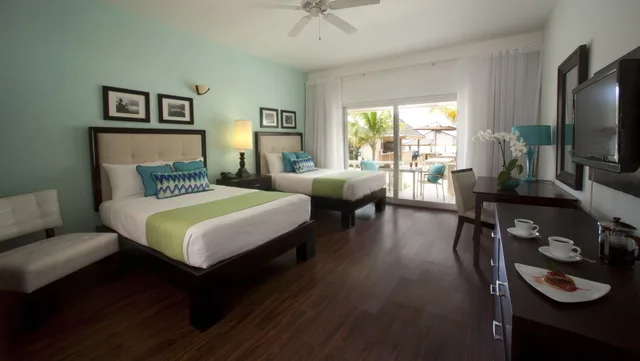 Deluxe, 2 Double Beds, Ocean Front، Sandy Haven Resort 3/6